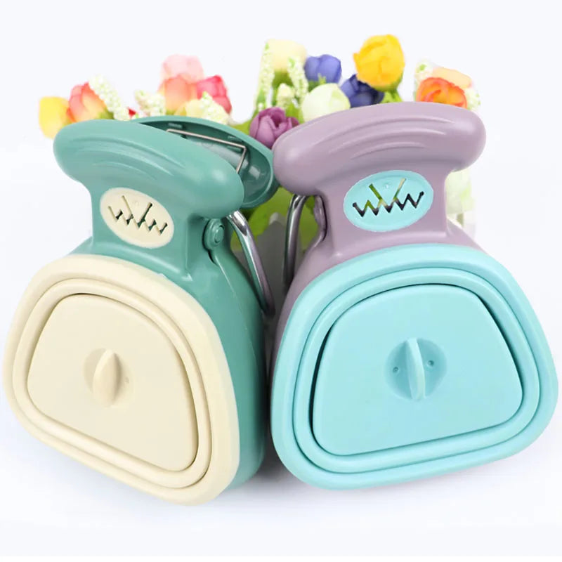 Recogedor de Excrementos Plegable para Perros - Pala de Viaje con Rollo de Bolsas Biodegradables Incluido 